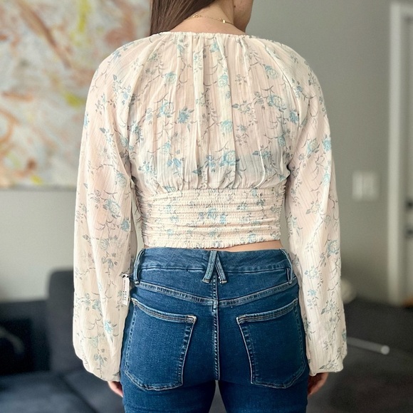 Free People Final Rose Ruched Cropped Blouse - Vintage Combo Cream Blue- Size XS - Picture 3 of 13